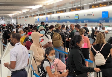 Estados Unidos pondrá fin a restricciones de ingreso para personas vacunadas en noviembre