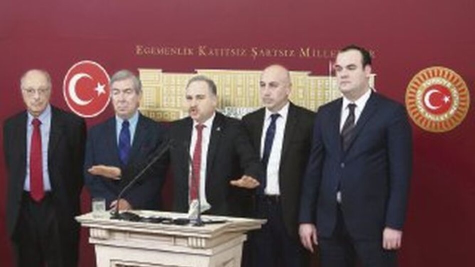 Parlamento rechaza enjuiciar a ministros