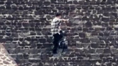 ‘Disparaba desde arriba en la pirámide y tenía rehenes’: los relatos de testigos del tiroteo en Teotihuacán