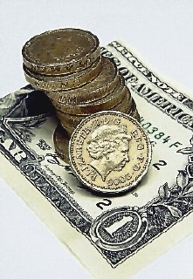 Tributos disminuyen 8%