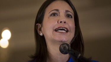 Machado desestima inhabilitación y anuncia candidatura