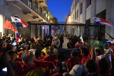 Gremios docentes en huelga siguen en las calles