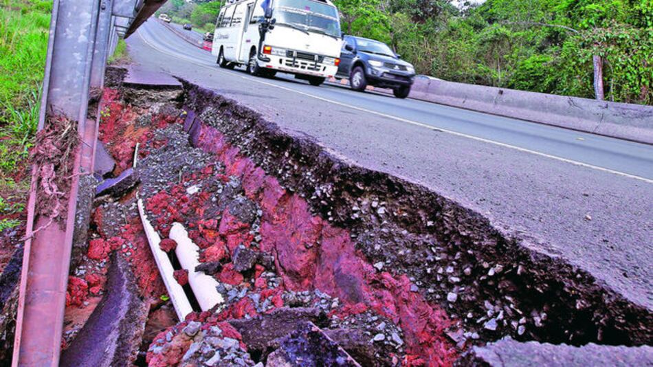 Derrumbe en la Interamericana