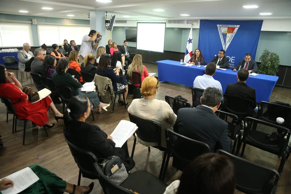 Detrás de la derogatoria de ley de transparencia está la Presidencia, confirma consultora