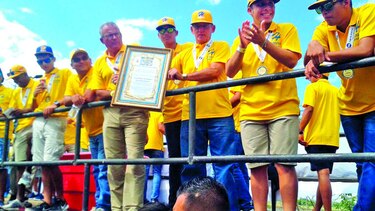 Ovacionan a sus campeones