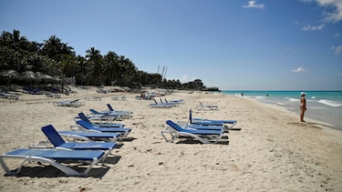‘La Habana Vieja está vacía. Todo parece muerto’: cómo se agudizó el declive del turismo en Cuba y qué impacto tiene