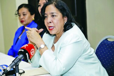 Gobierno ofrece 'bono de reconocimiento' a profesores que no vayan a paro