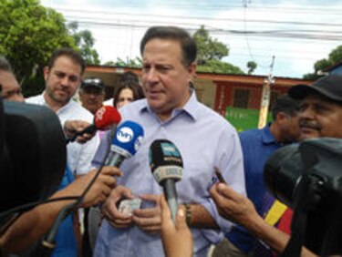 Presidente Varela ejerce voto en elecciones internas del Panameñismo
