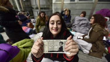 Fanáticos acampan más de un mes en Madrid para ver a su ídolo Justin Bieber