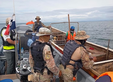Realizan operativo contra la pesca en zonas marítimas protegidas