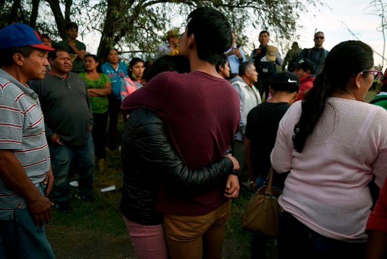 Buscan a desaparecidos tras estallido de oleoducto en México