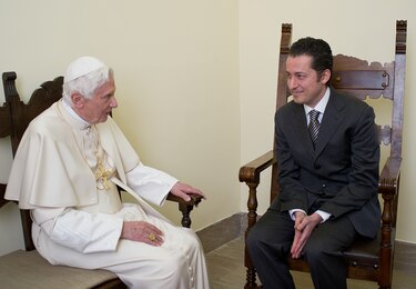 Murió el mayordomo que traicionó a Benedicto XVI