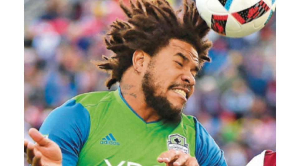 Tres semanas de baja para Román Torres por lesión