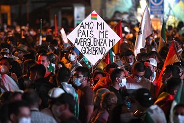 Opositores salen a las calles de Bolivia contra la detención de expresidenta Áñez