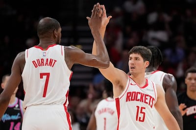 Durant supera los puntos de Michael Jordan, LeBron suma otro récord y OKC acelera