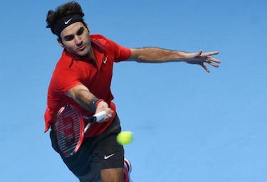Federer vence a Nishikori en la Copa Masters