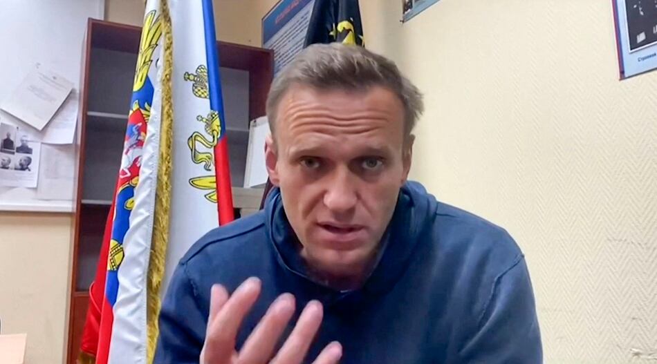 Encarcelado opositor ruso Alexei Navalny, dice haber sido amenazado con ir a un calabozo