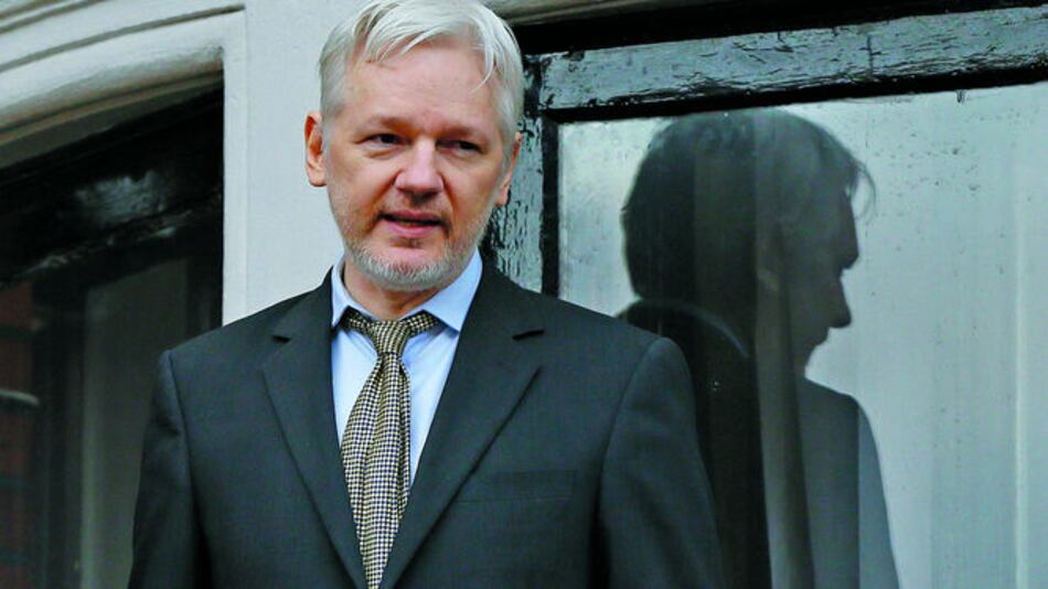 Mantienen orden de captura a Assange