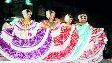 Concurso Nacional de la Pollera