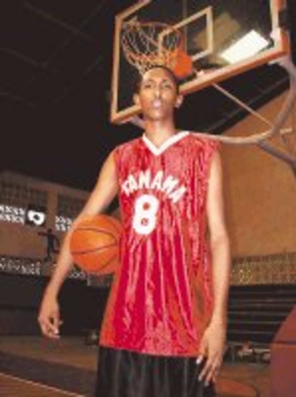 Josimar Ayarza viaja a campamento de básquet