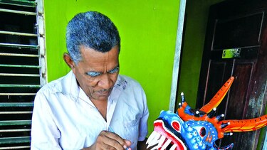 Un mascarero para diablicos