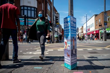 Inglaterra reabrirá restaurantes, hoteles, peluquerías, cines y museos desde el 4 de julio