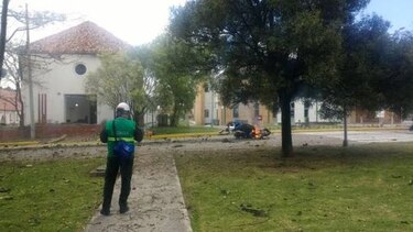 Diez muertos por presunto coche bomba en academia de policía en Bogotá