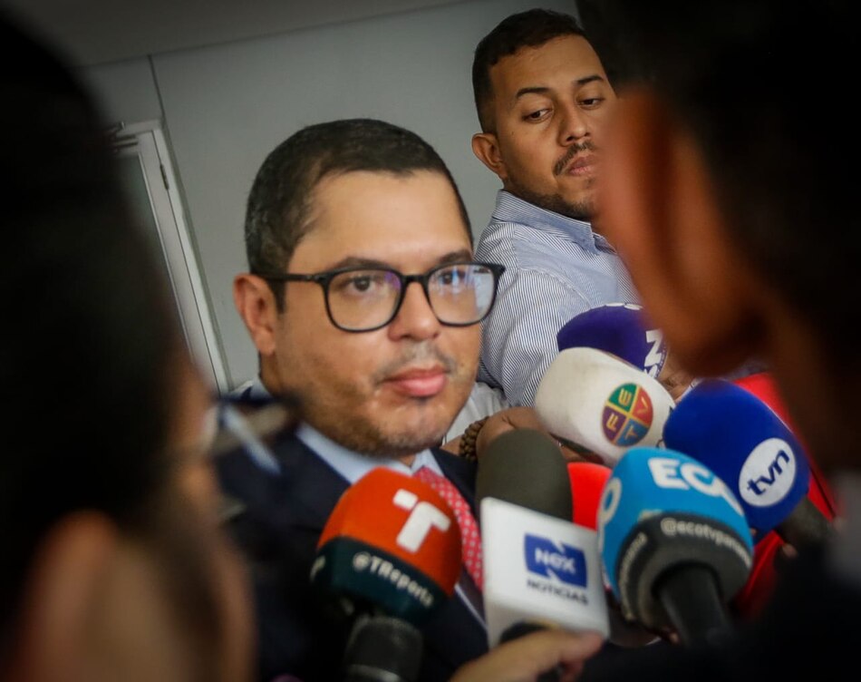 Contrato minero: el ministro Roger Tejada y el diputado Leandro Ávila se reúnen en el Legislativo