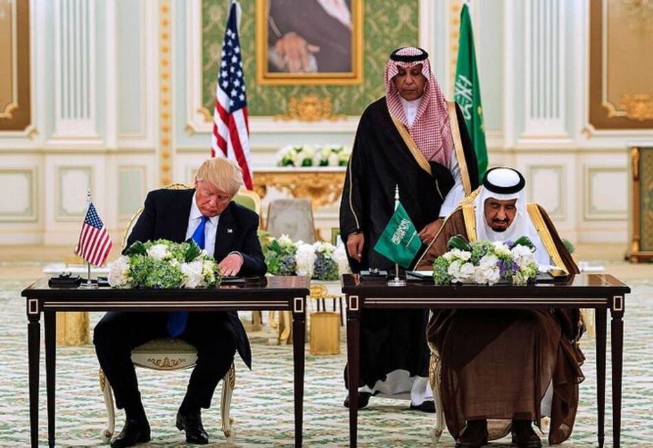 Donald Trump firma megacontrato de armamento con rey de Arabia Saudí