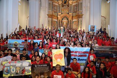 Arzobispo Ulloa envía mensaje a la madre de San Carlo Acutis y anuncia la creación de parroquia en su honor en Panamá