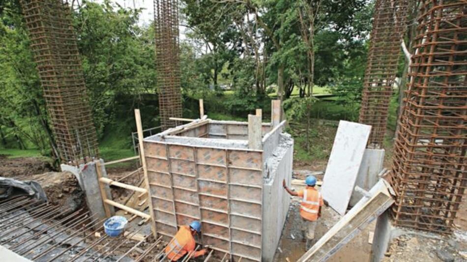 Puente peatonal frente a la Universidad Tecnológica de Panamá tiene un 33% de avance