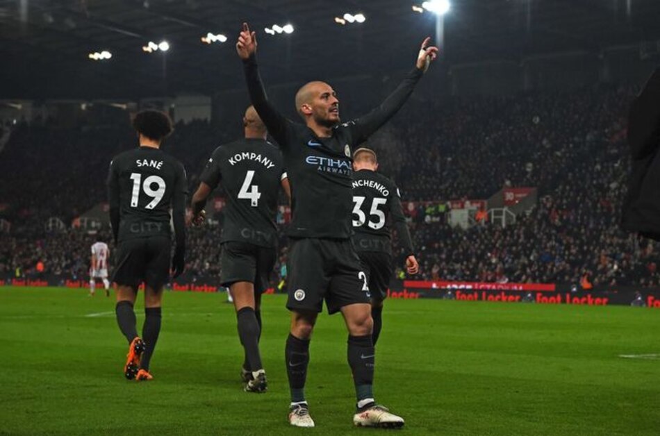 Doblete de Silva acerca a Manchester City al título