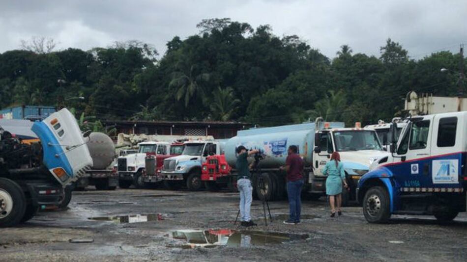 Propietarios de carros cisternas declaran paro; Idaan les debe $19 millones