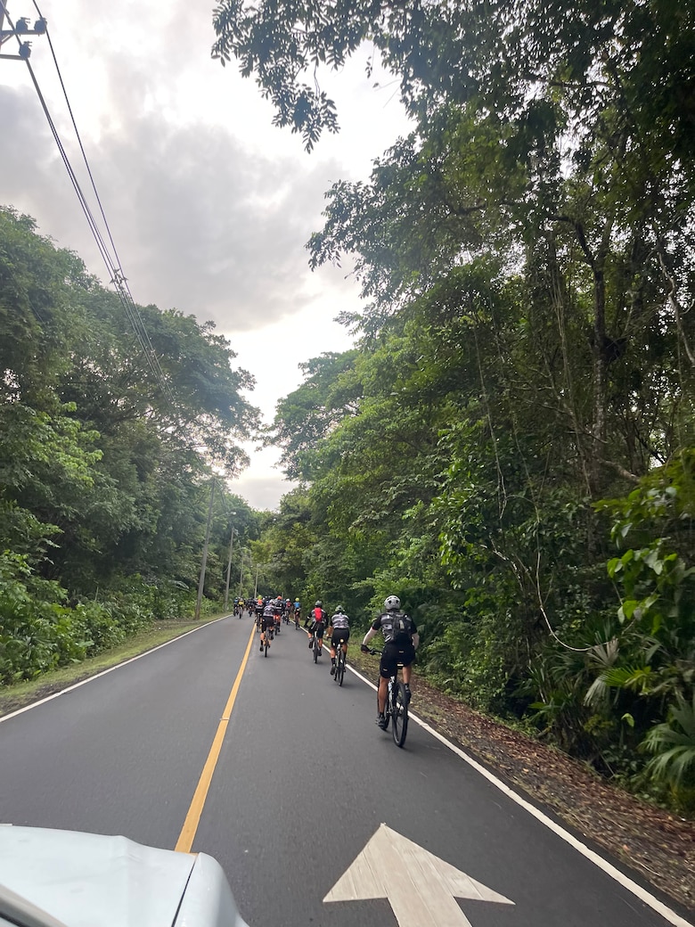 Cruce del Istmo 2024: de un océano a otro sobre dos ruedas