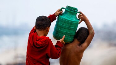 ‘Lo destruyeron todo’: cómo es el regreso de miles de palestinos a Gaza tras el cese el fuego