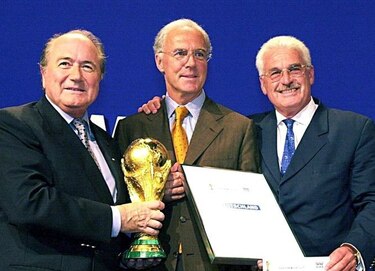 Beckenbauer pasa a primera línea del escándalo del Mundial-2006