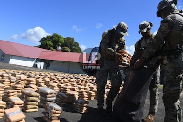 Decomisan más de una tonelada de droga en isla Galera