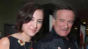 La hija de Robin Williams pide que le dejen de enviar videos de su padre generados por IA