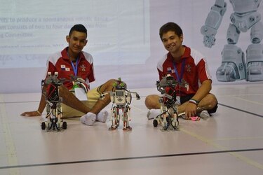 Frutos de la robótica panameña en China