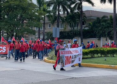 Suntracs cerró parcialmente una vía en Costa del Este, previo a la marcha general de esta tarde