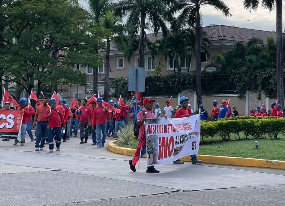 Suntracs cerró parcialmente una vía en Costa del Este, previo a la marcha general de esta tarde