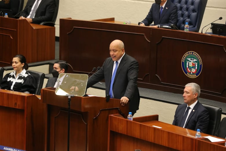 Adames reveló en su discurso de instalación de la Asamblea que pidió a Pino retirar el proyecto de extinción de dominio
