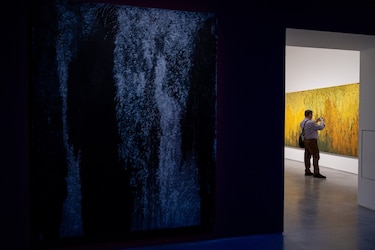 Soledad Sevilla, una exposición que envuelve al espectador entre líneas y geometrías