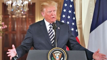 Trump saluda 'histórico' encuentro entre Kim y Moon