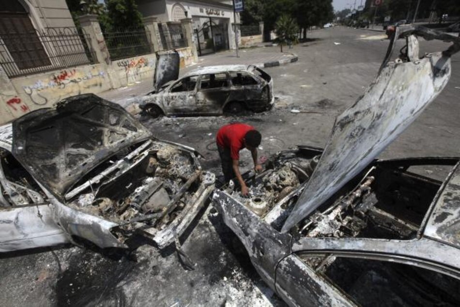 Nueva ola de violencia en El Cairo entre partidarios y detractores de Morsi