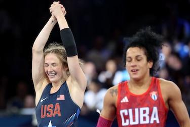 Yusneylis Guzmán López consigue una plata histórica para la lucha femenina cubana