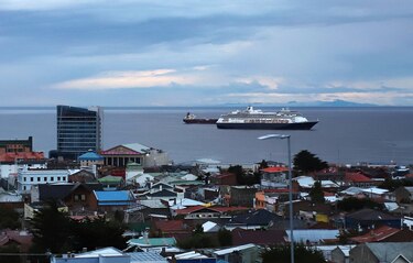 Panamá no recibirá al crucero que navega con más de 40 enfermos con gripe