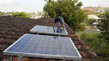 Energía solar toma calor entre usuarios y generadoras