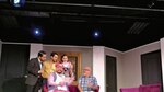 Entre carcajadas se habla sobre un amplio sentido de la familia