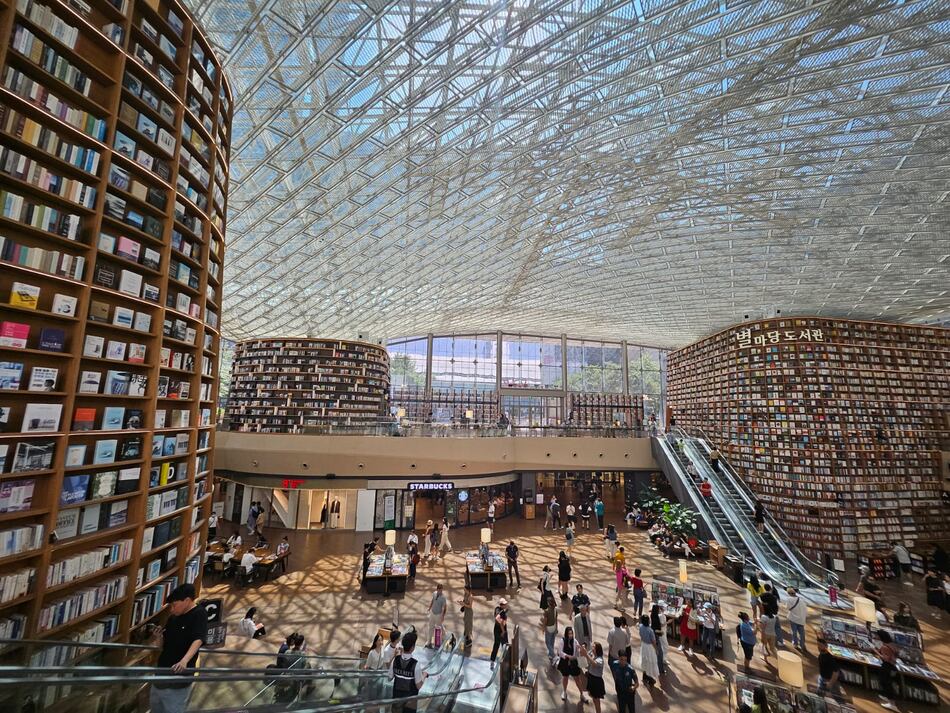 Starfield, la biblioteca de los 70 mil libros en Seúl